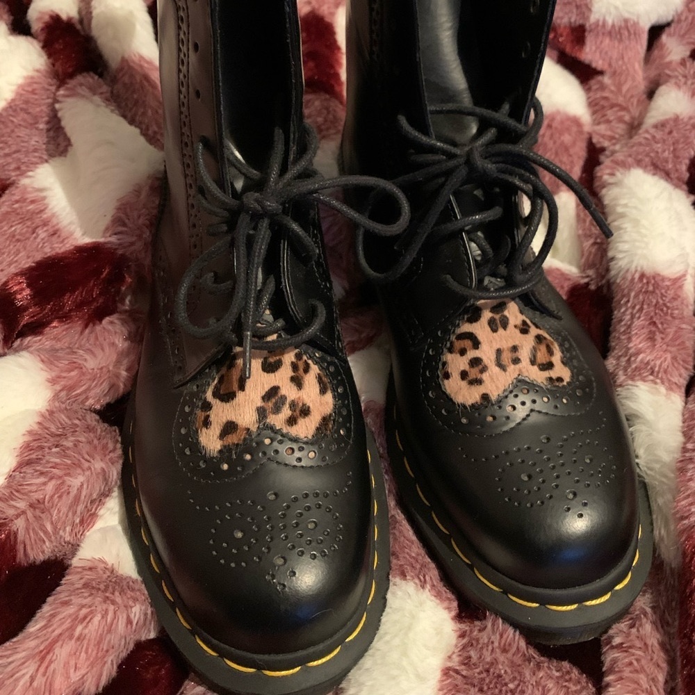 Dr. Martens Bentley II Heart Boots